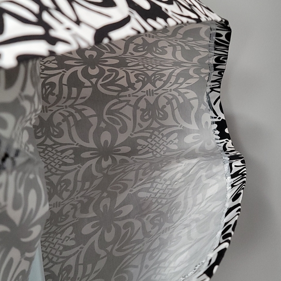 B&W Print Halter Dress V-Neckline - Picture 9 of 14